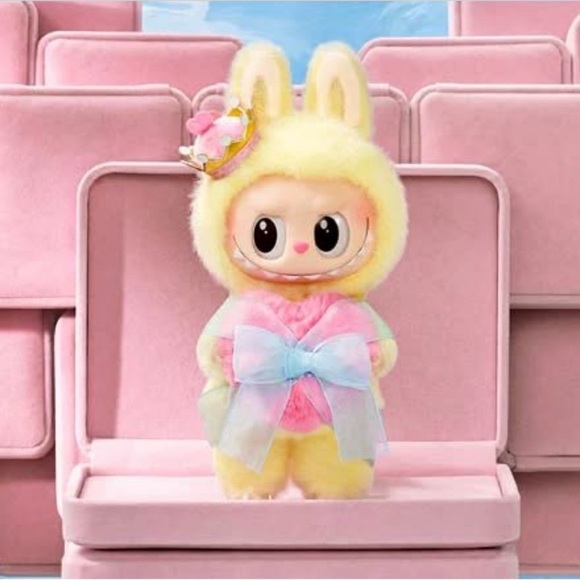 POP MART | The Monsters Labubu Let’s Checkmate - Queen - Picture 1 of 5